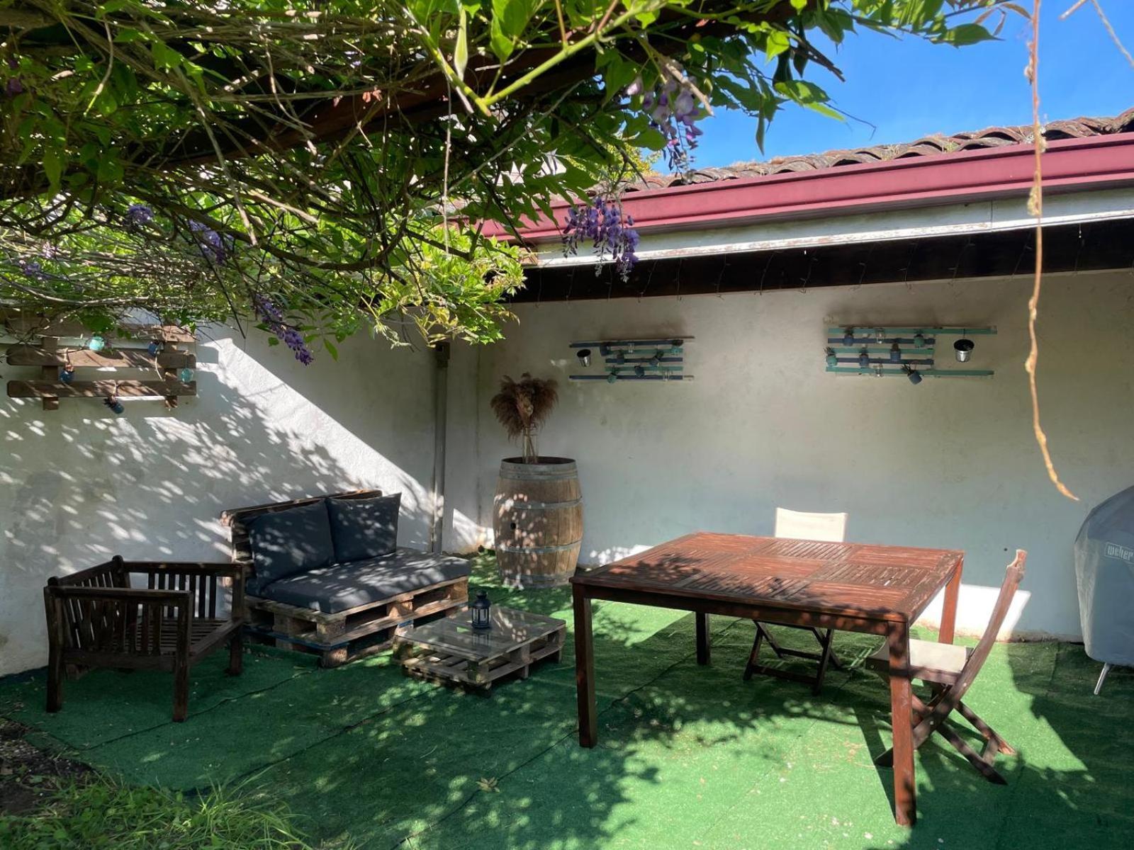 L'Entre Deux M Apartment Saint-Loubes Ngoại thất bức ảnh